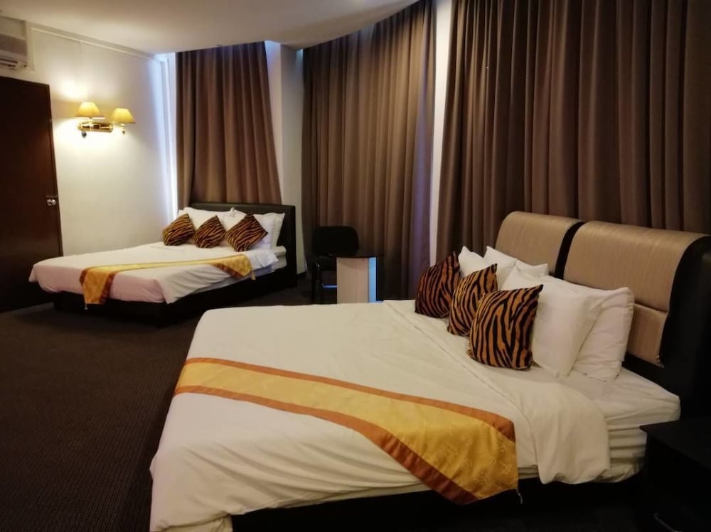 Фото Paragon City Hotel