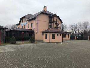 Орыс порно көру: Қызы әкесін сорып жатыр