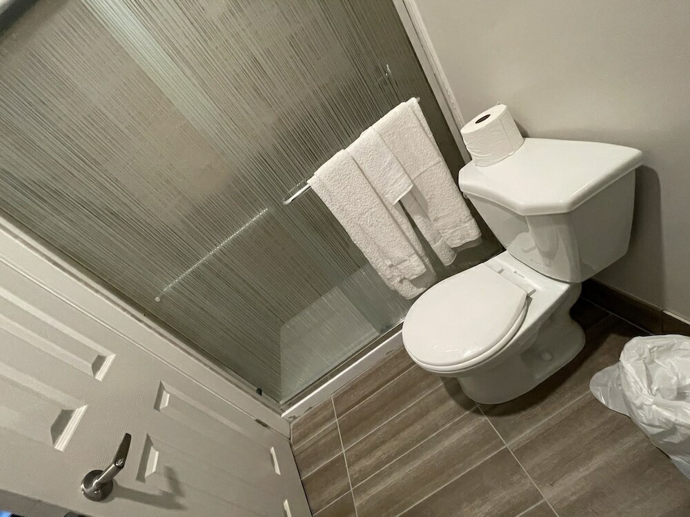 Фото Big Bird Inn Wawa, SureStay Collection by Best Western