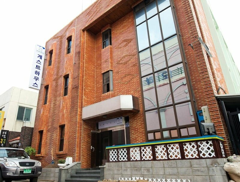 Гостиница Jeju Masil Guesthouse-Hostel