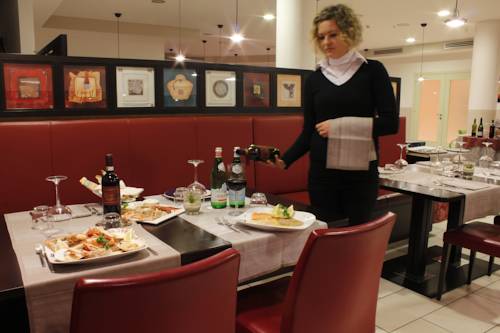 Фото Rmh Modena Raffaello