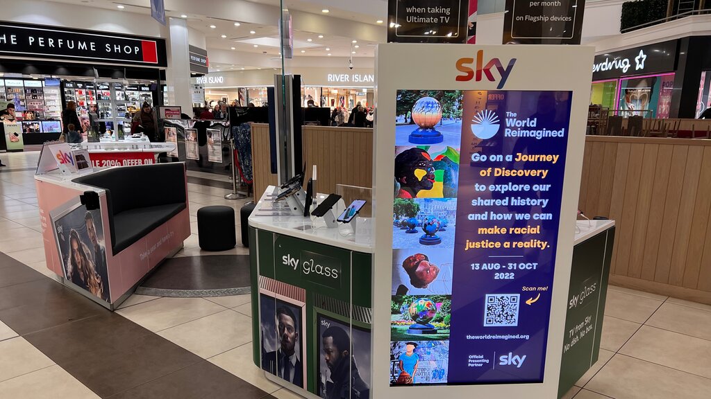 Mobile phone store Sky, Glasgow, photo