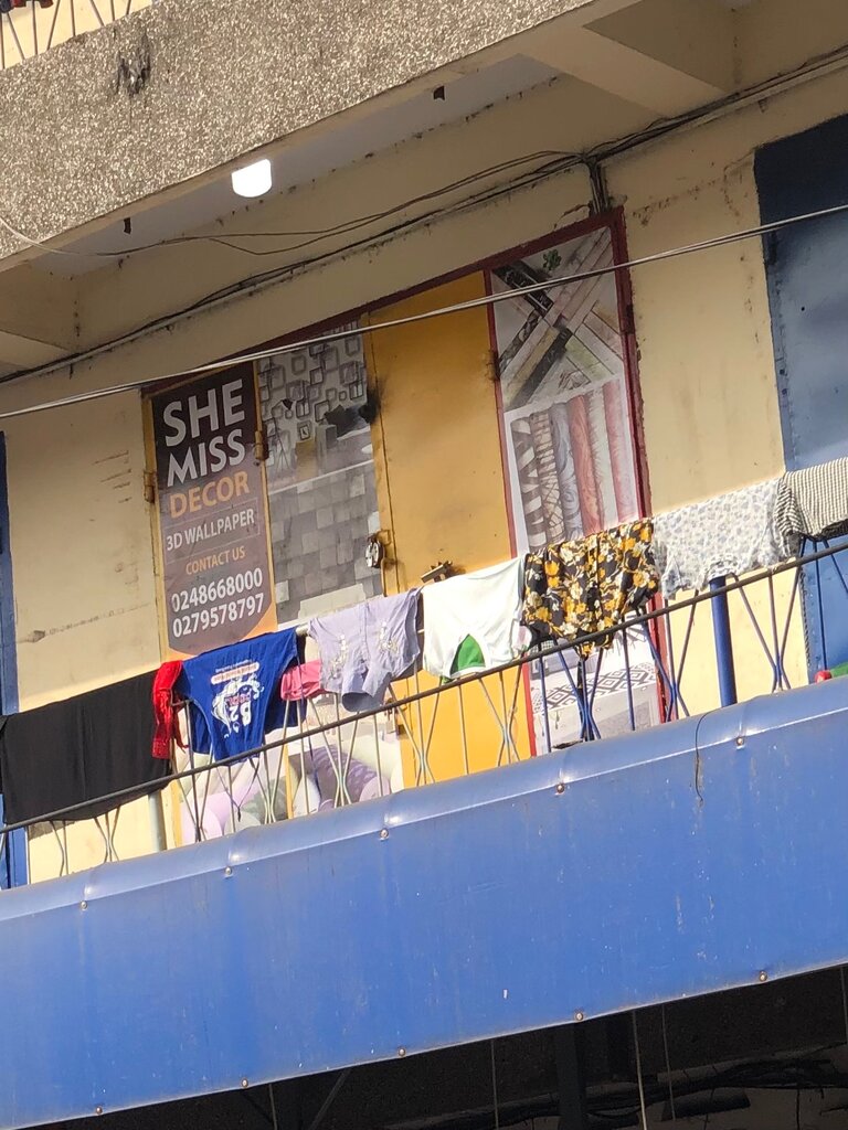 Clothing store She Miss Decor, Accra, photo