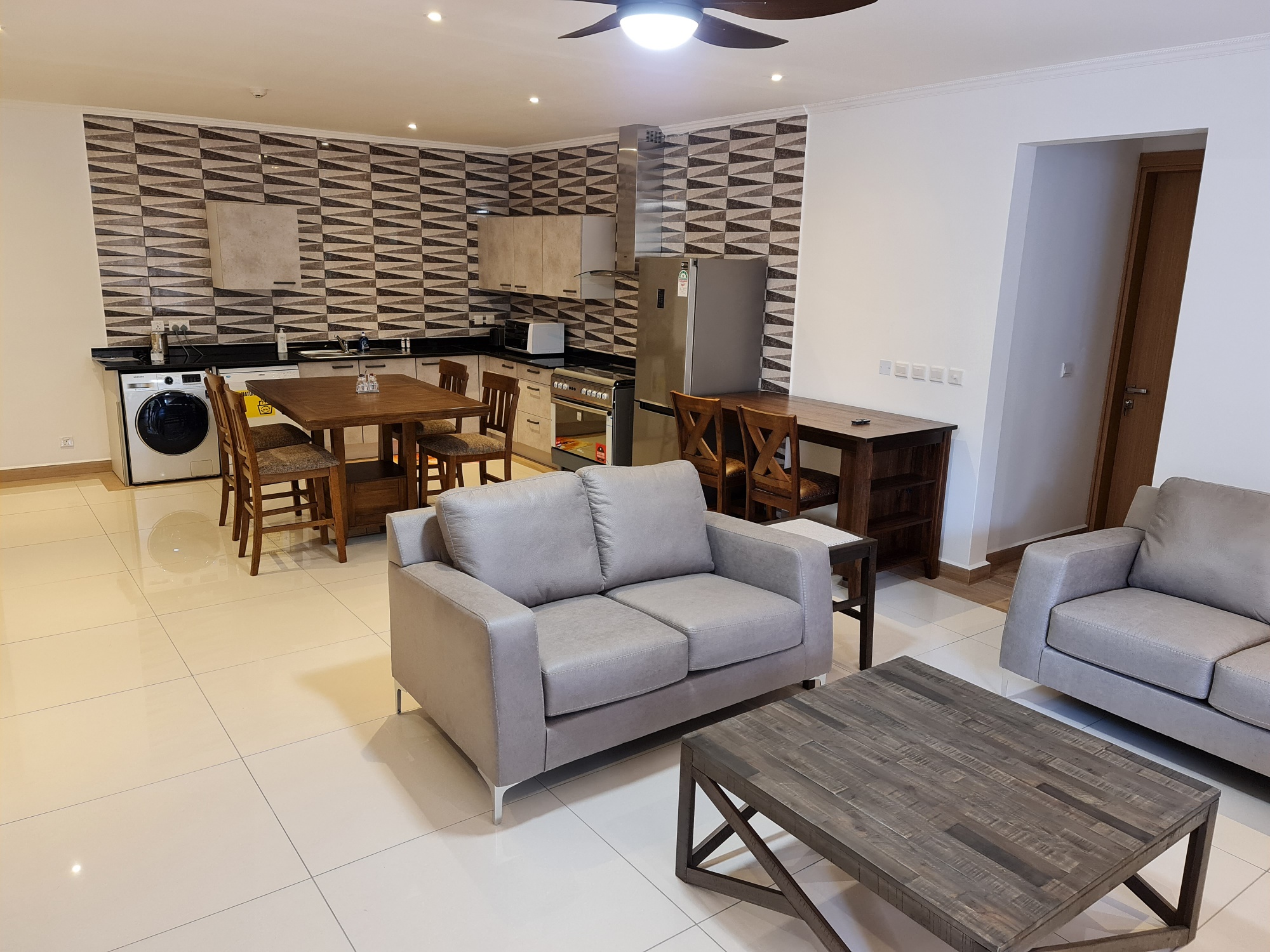 Фото Royale Suites by Arc Royale Luxury Apartments