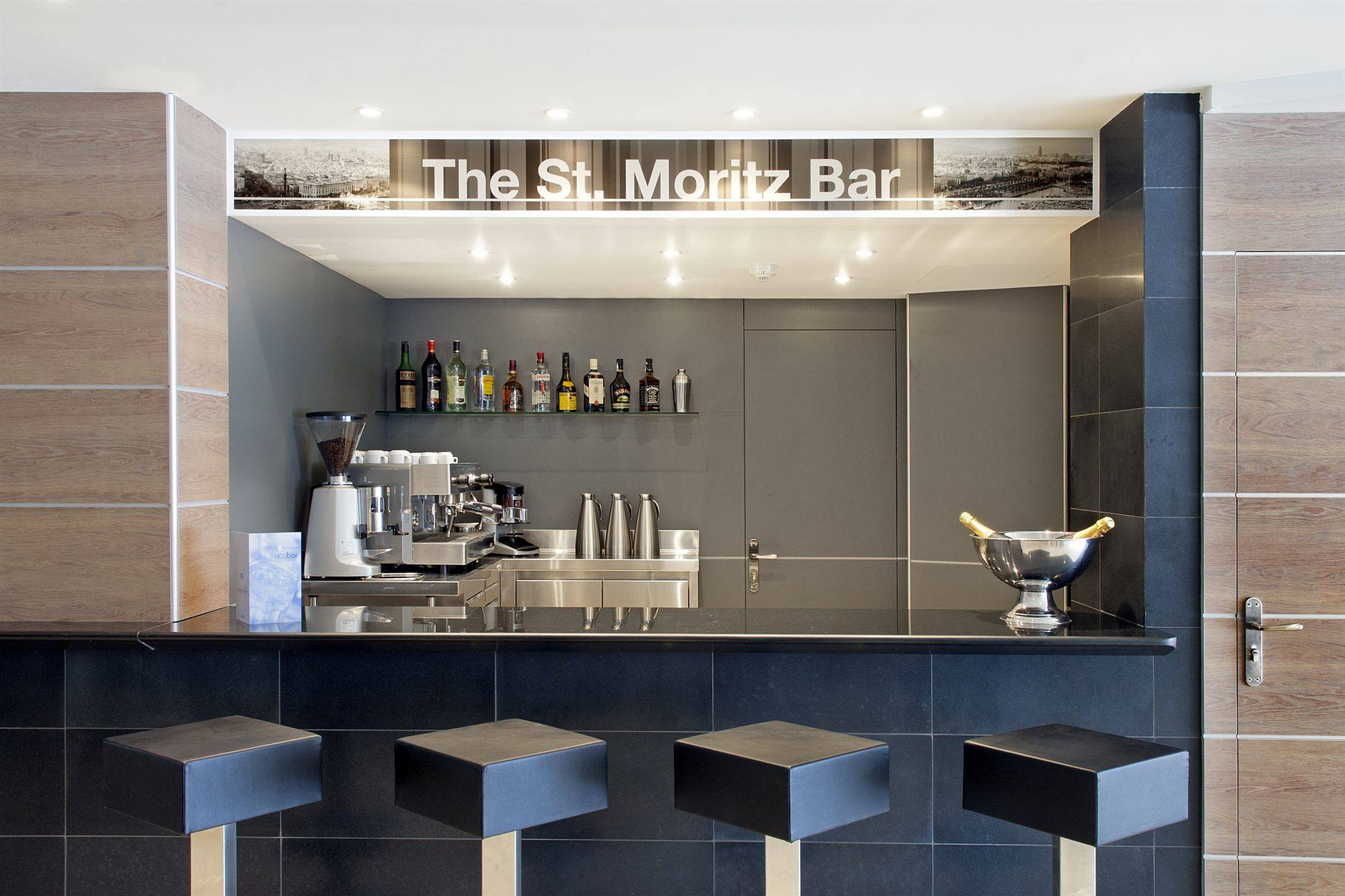 Фото Hotel Lugano Barcelona