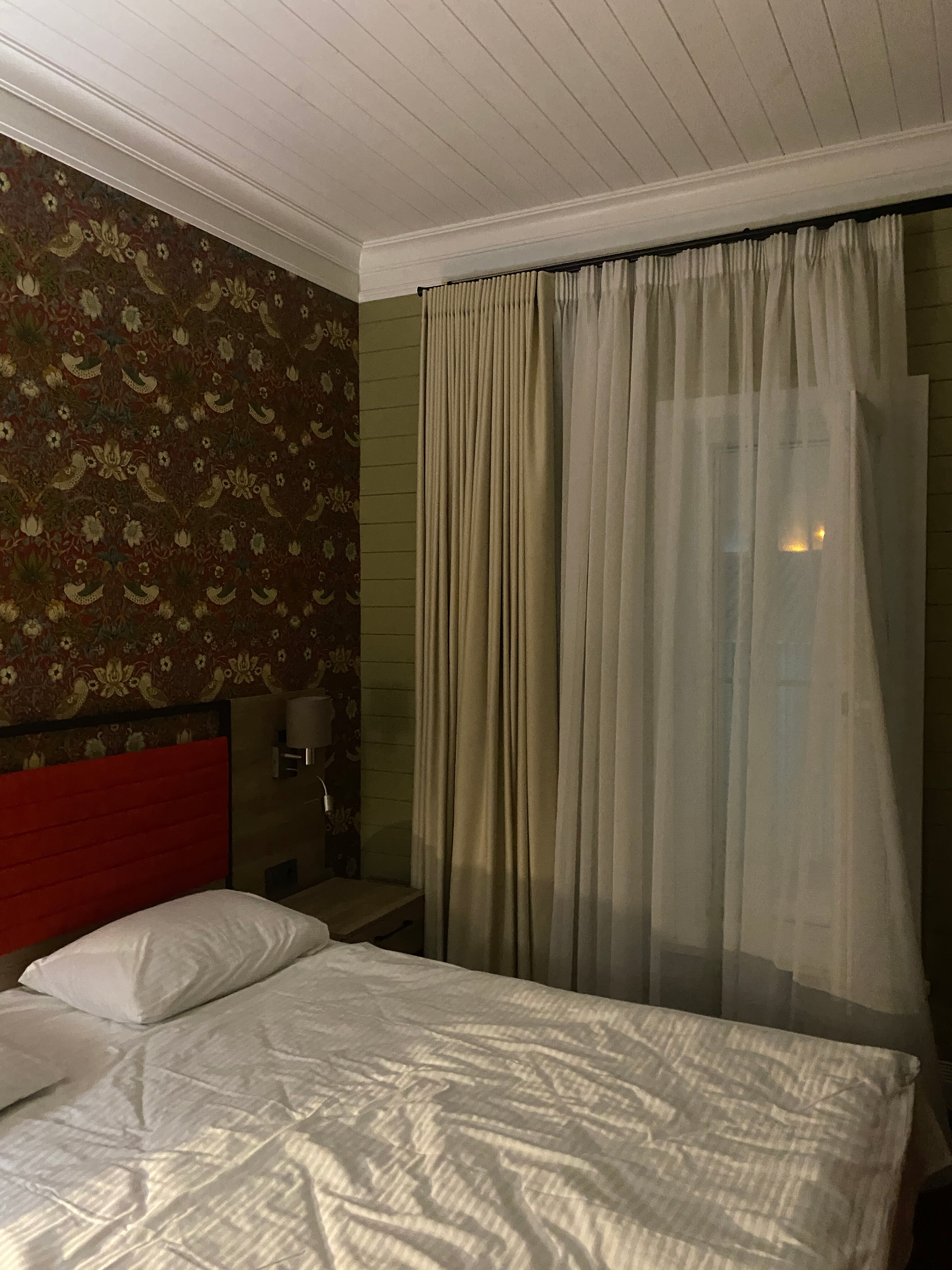 Фото Светлый