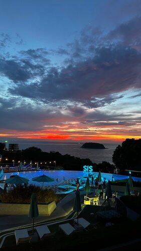 Внешний вид отеля The Sis Kata Phuket в Кароне, фото 2