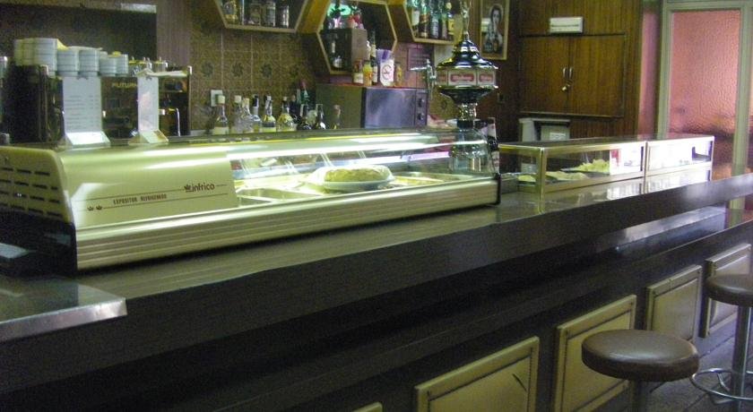 Фото Hostal Bari