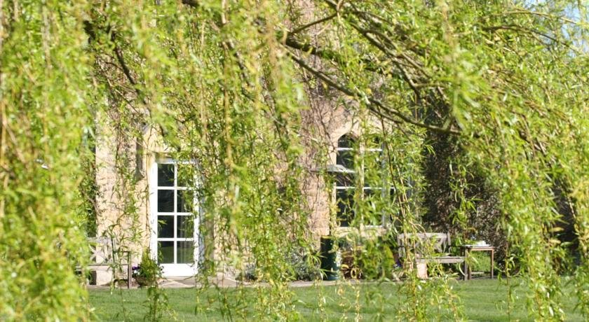 Фото Fallowfields Country House Hotel