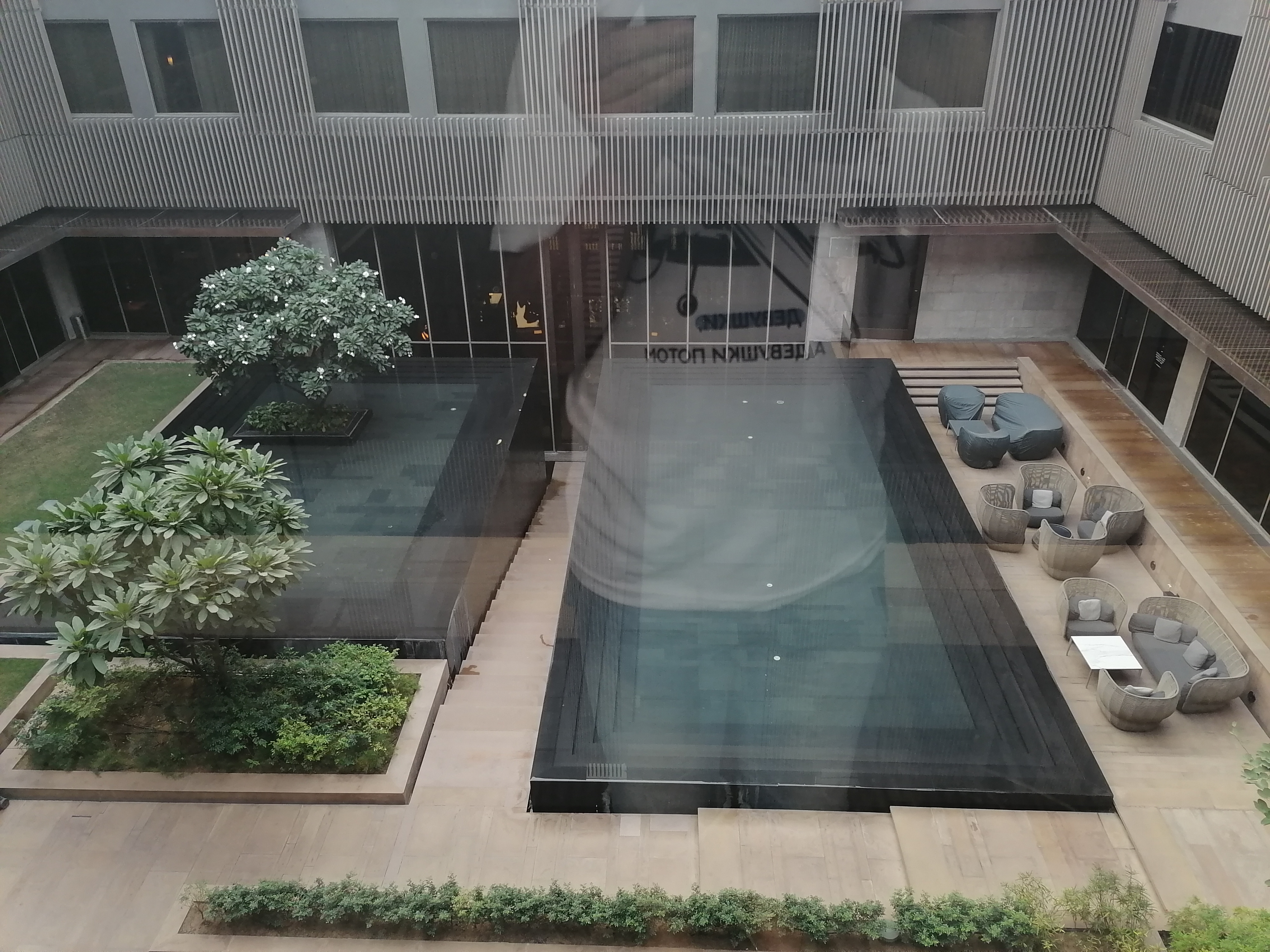 Фото Roseate House