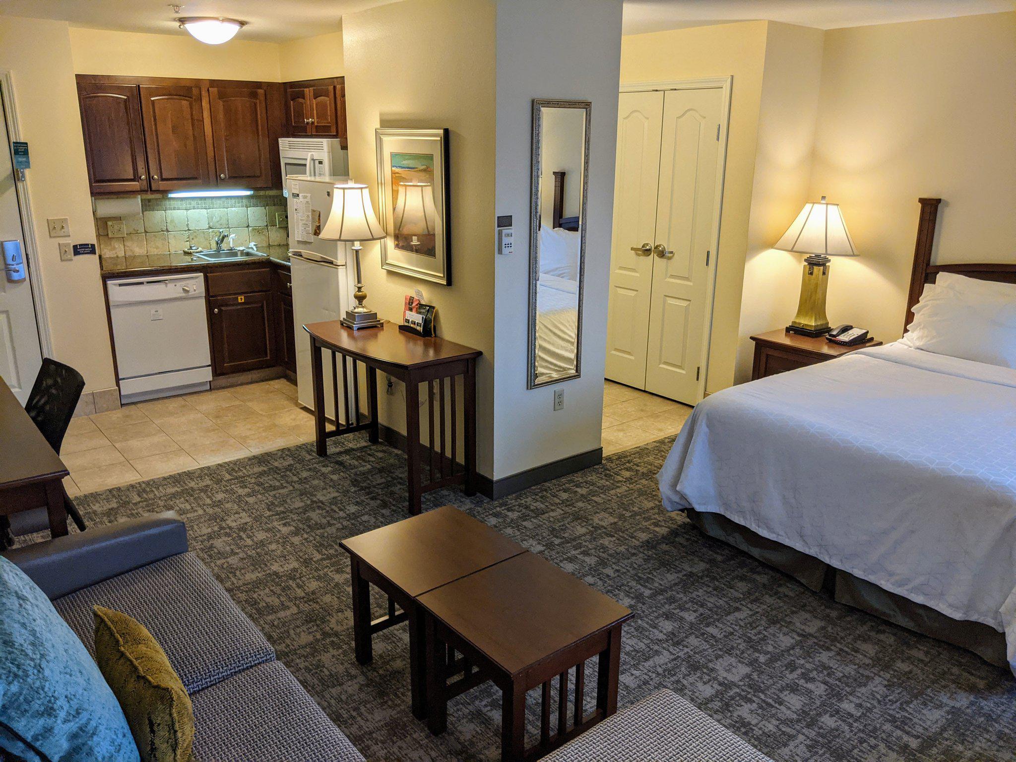 Фото Staybridge Suites Indianapolis-Carmel