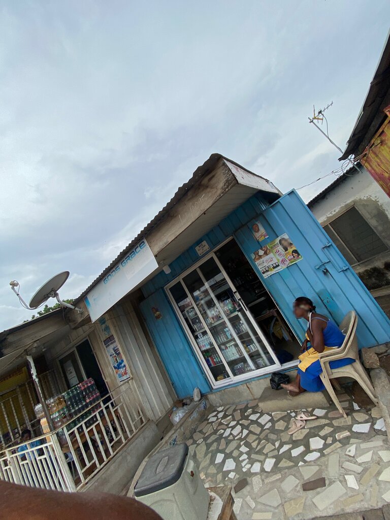Perfume and cosmetics shop Gods grace, Accra, photo