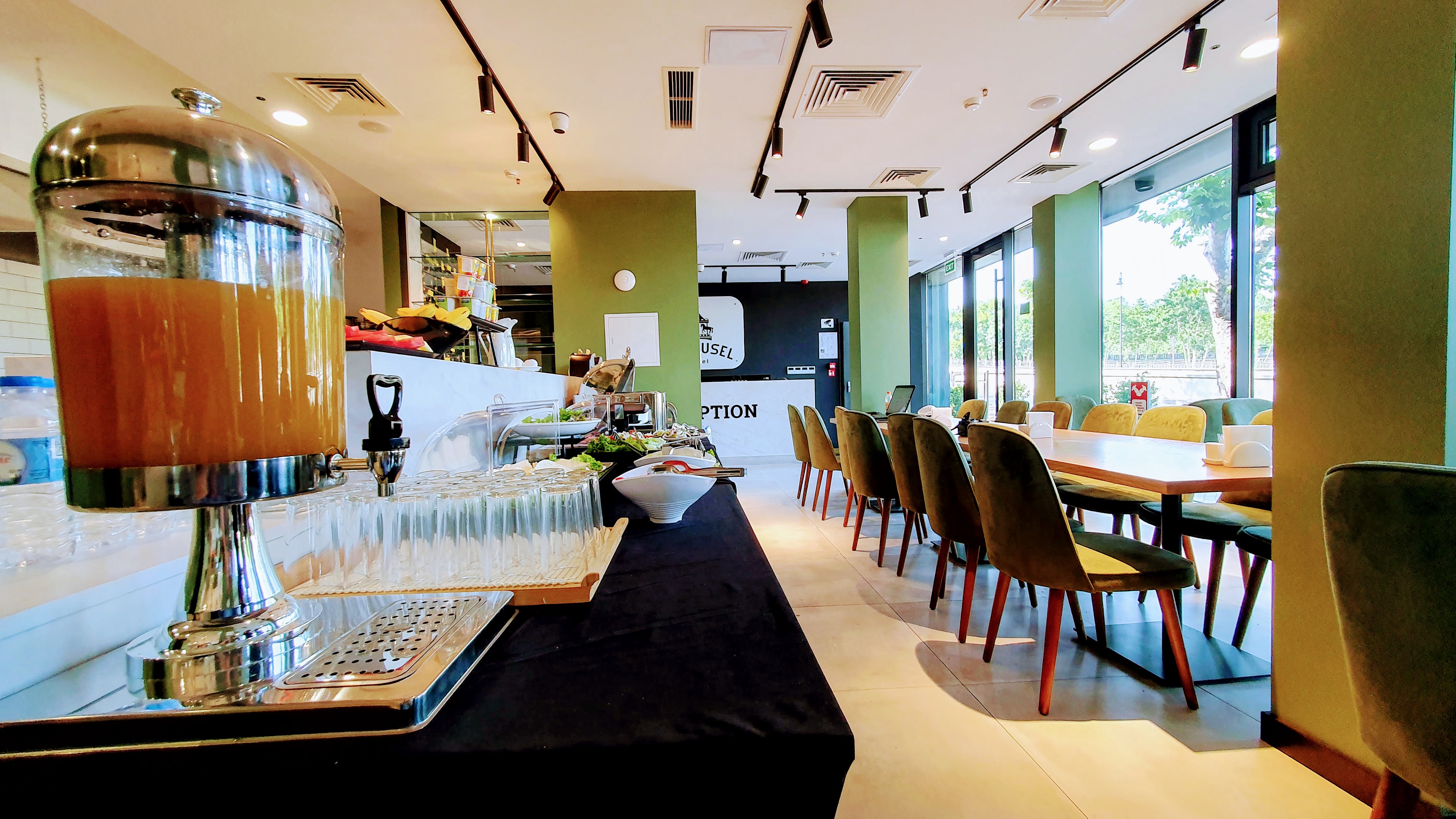 Фото Carousel Hotel