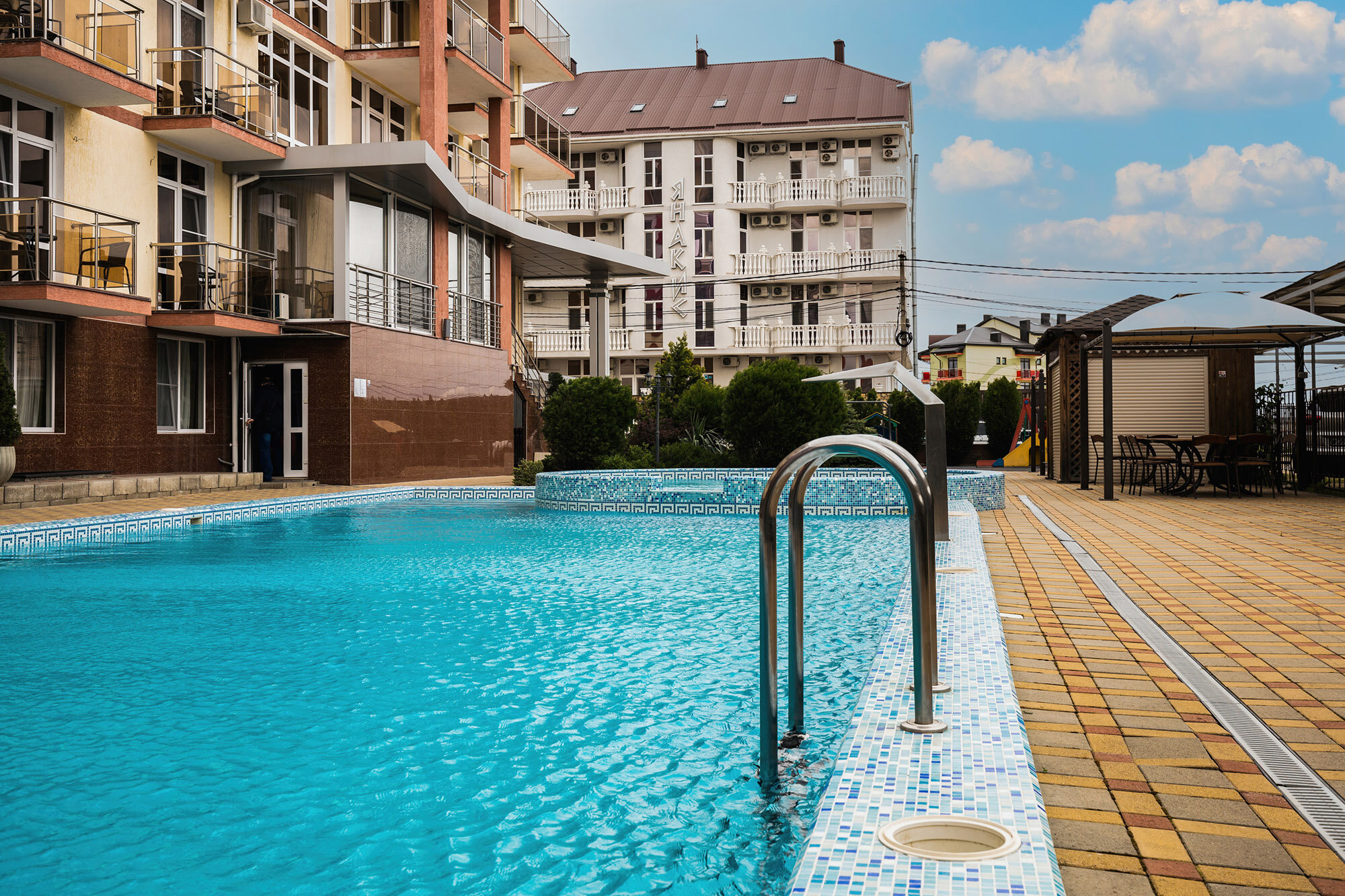 Фото отеля 2