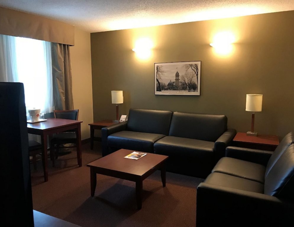 Фото Canad Inns Destination Centre Fort Garry