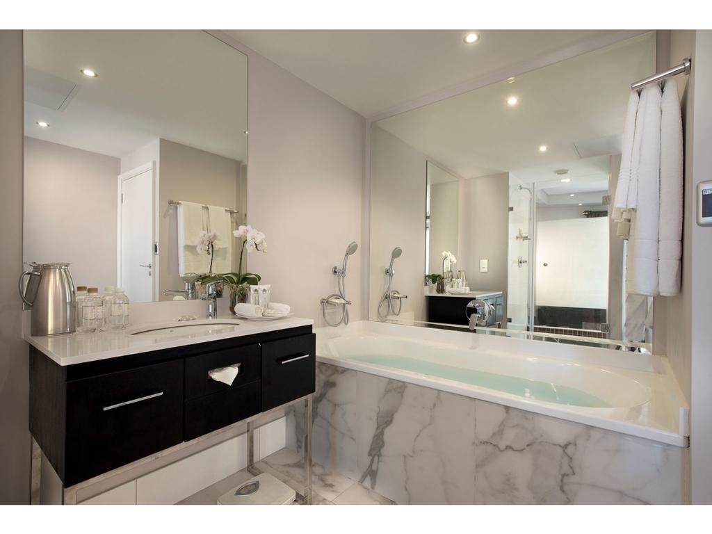 Фото The Commodore