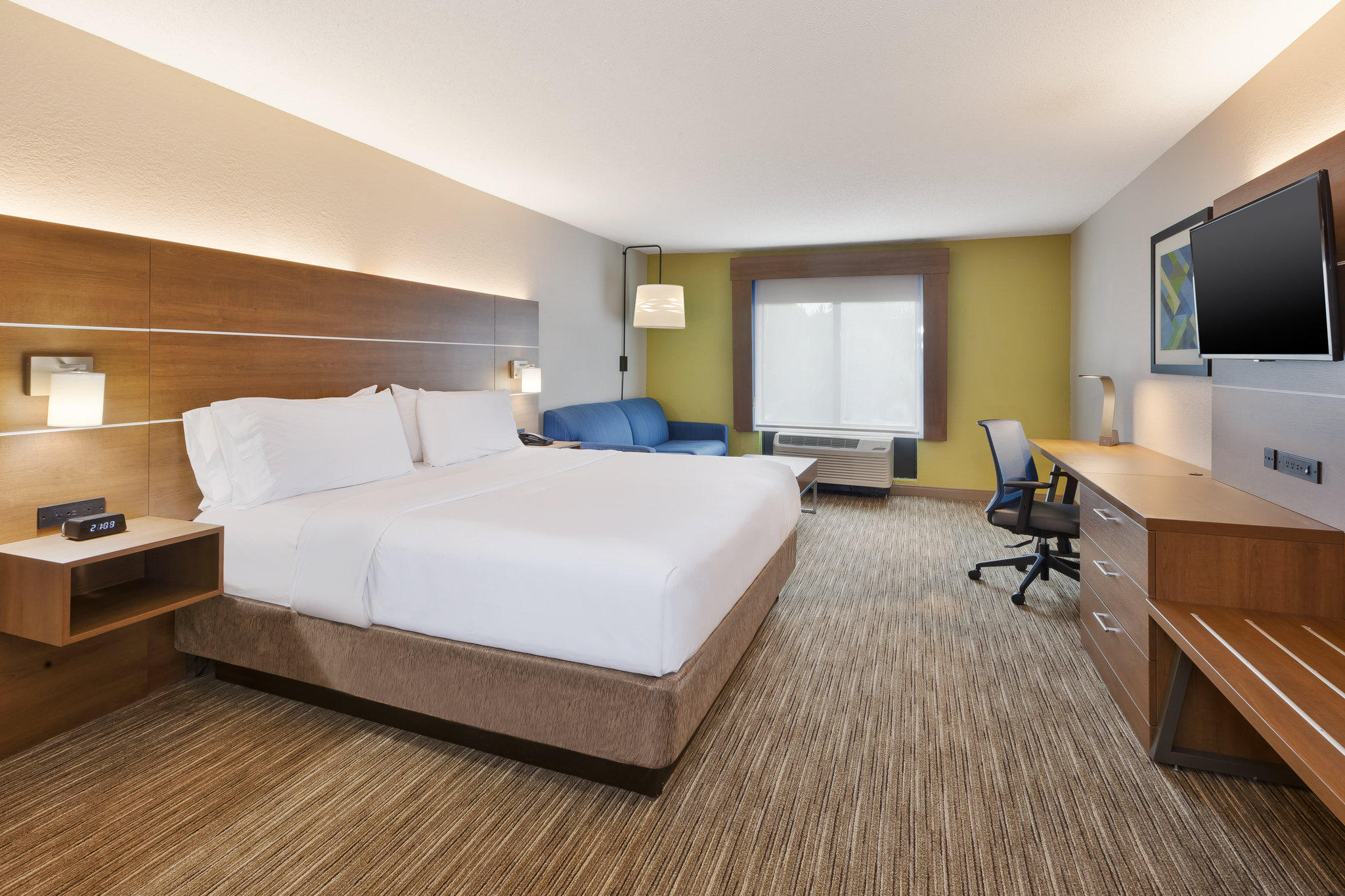 Фото Holiday Inn Express Hotel & Suites Chesapeake, an Ihg Hotel