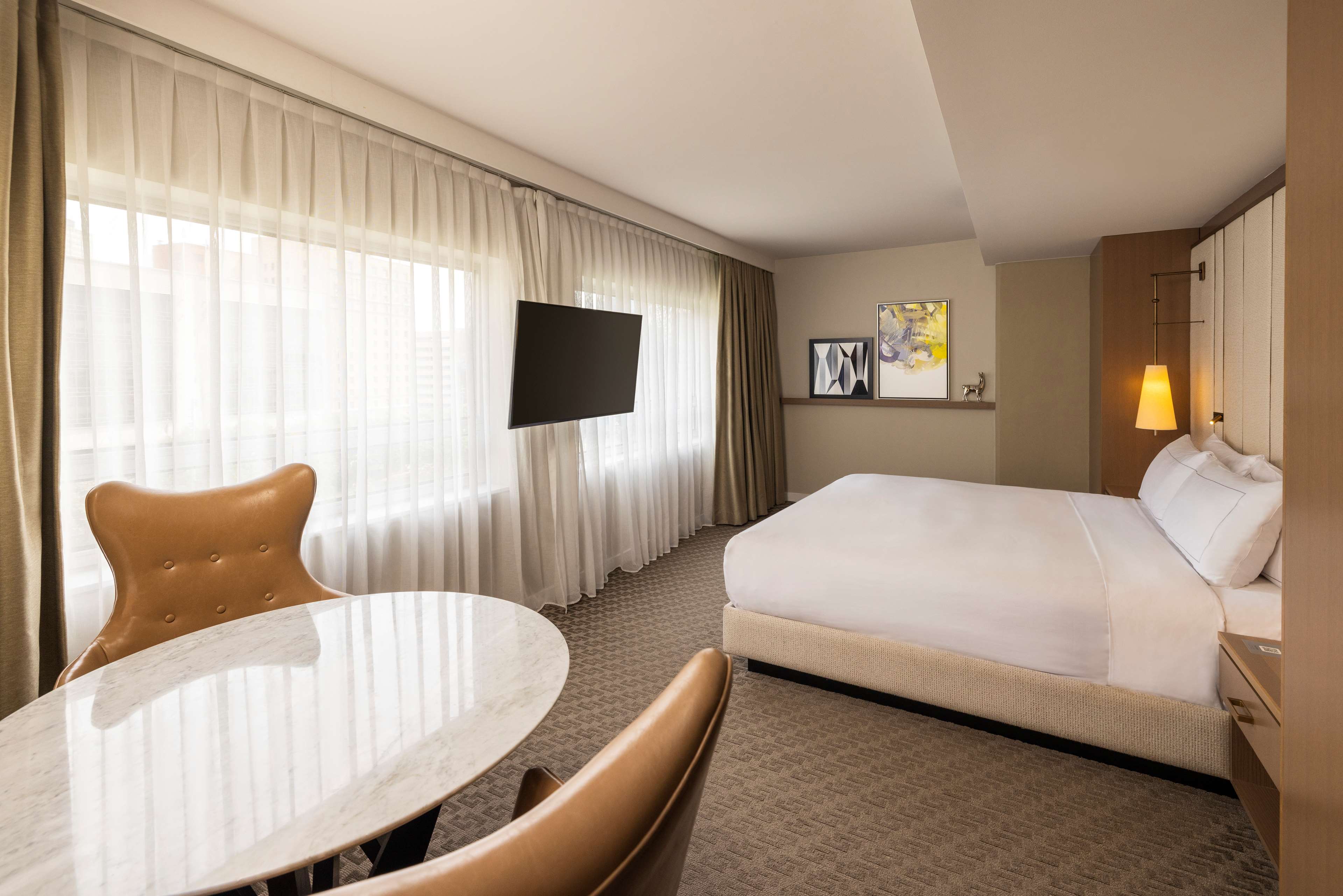 Фото The Statler Dallas Curio Collection by Hilton