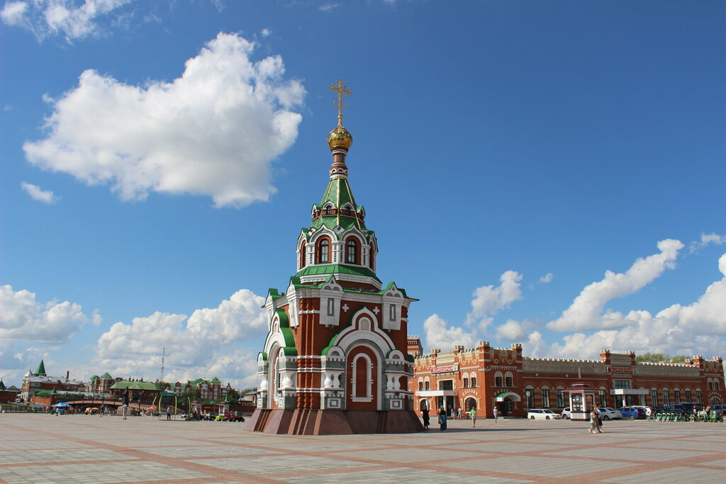 Часовня, памятный крест Часовня Петра и Февронии Муромских в Йошкар-Оле, Йошкар‑Ола, фото