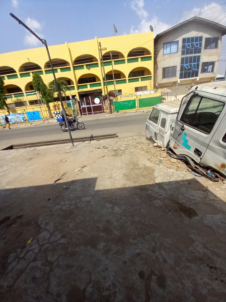 School Great Lamptey Mills School, Accra, photo