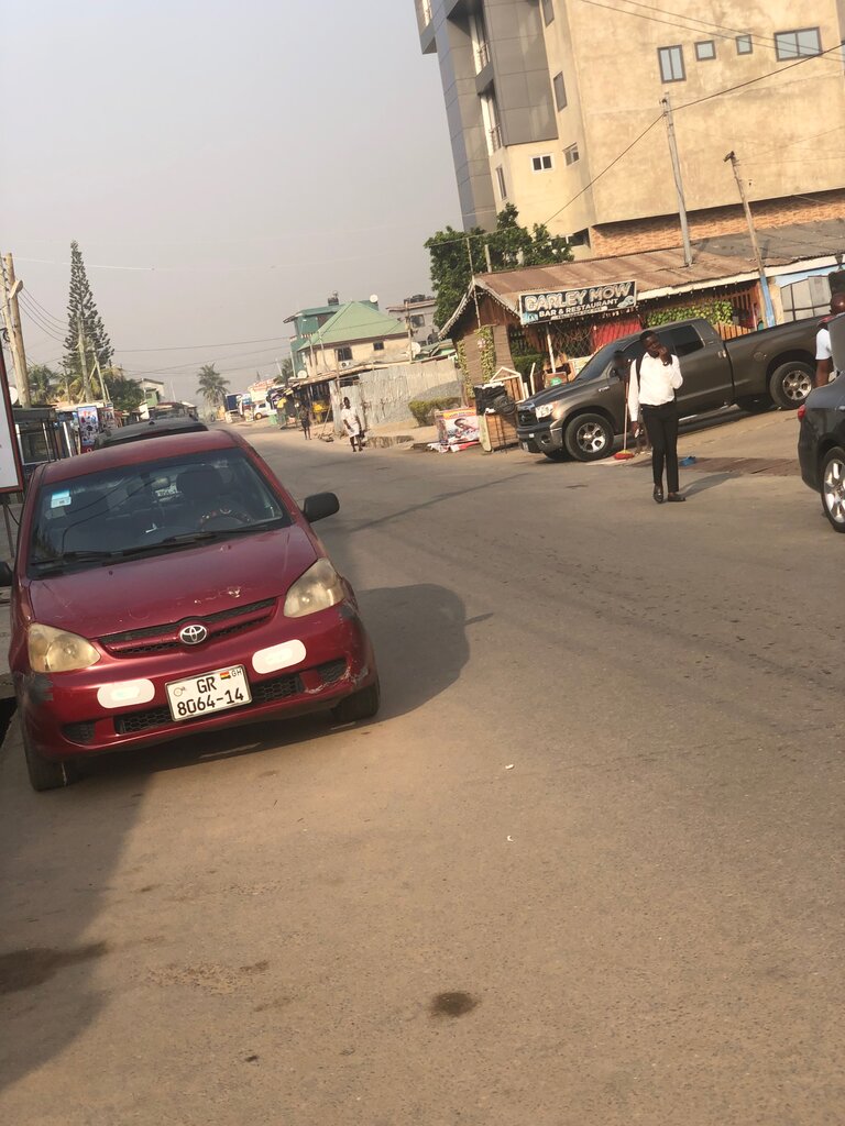 Bar, pub Barley Mow, Accra, photo