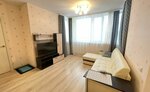 White crocus near Crocus Expo (Molodyozhnaya Street, 4), short-term housing rental