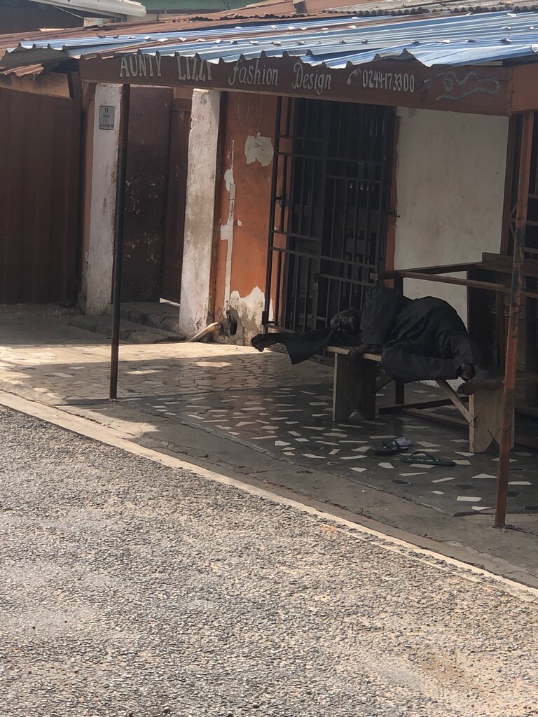 Clothing store Aunty Lizzy Fashion Design, Accra, photo