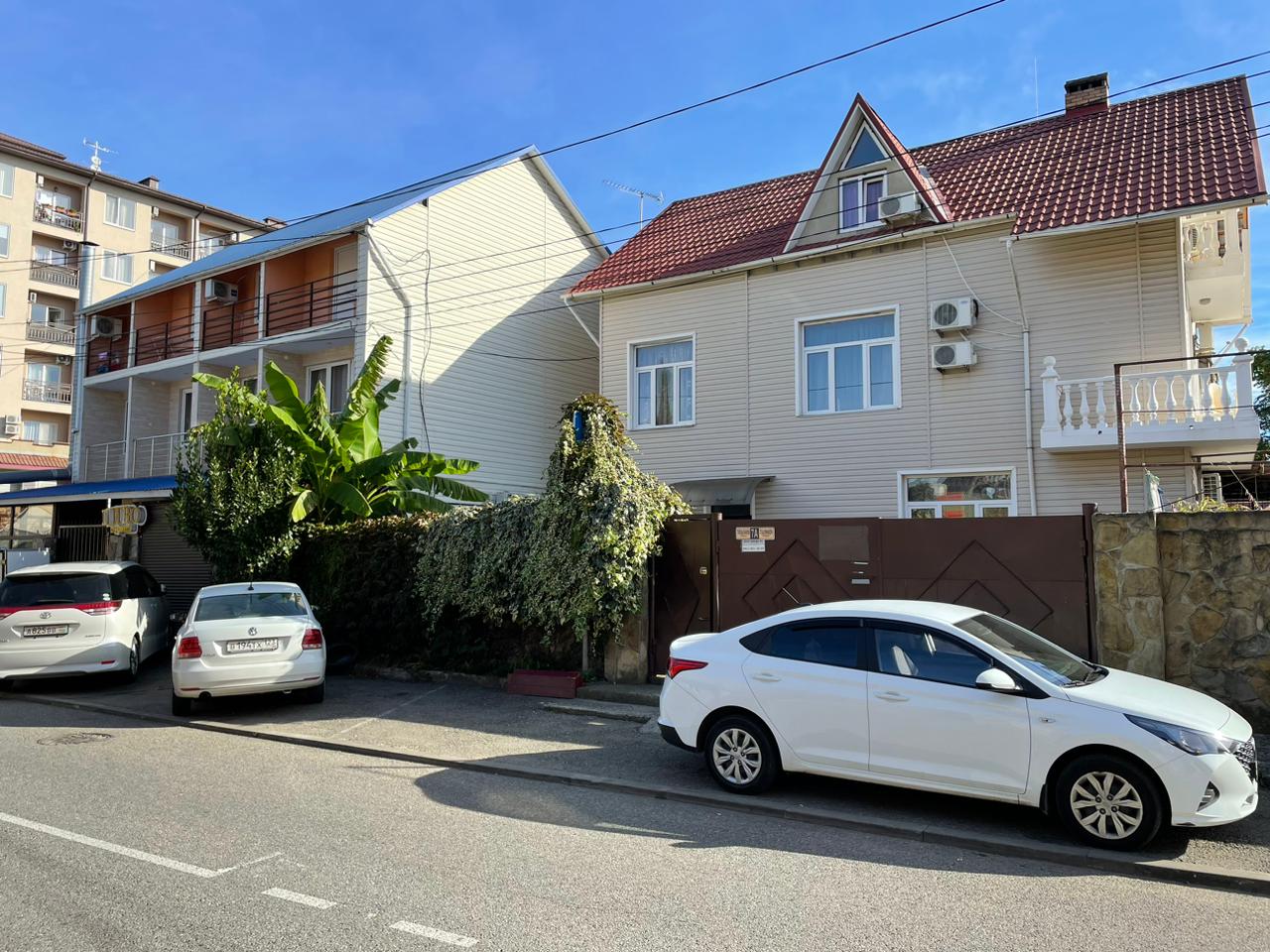 Фото отеля 2