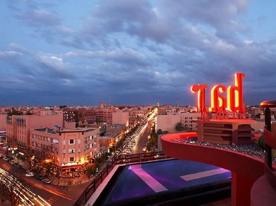 Фото La Renaissance Hotel