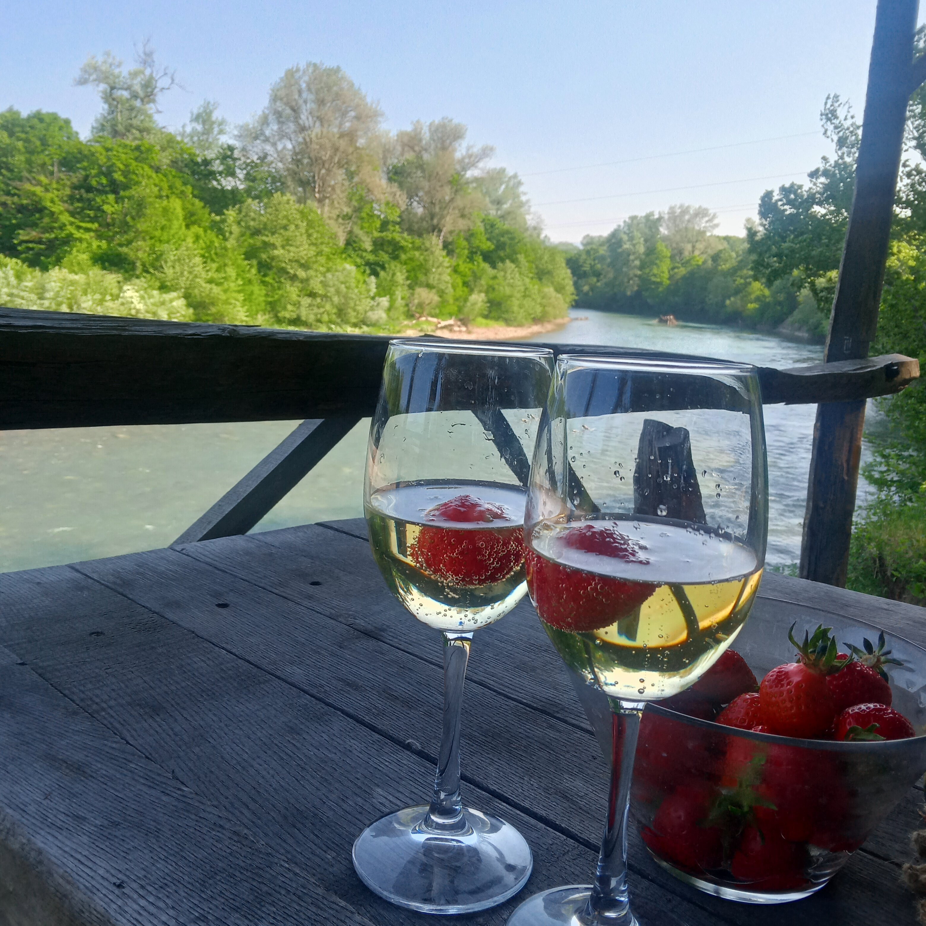 Фото Дом у реки