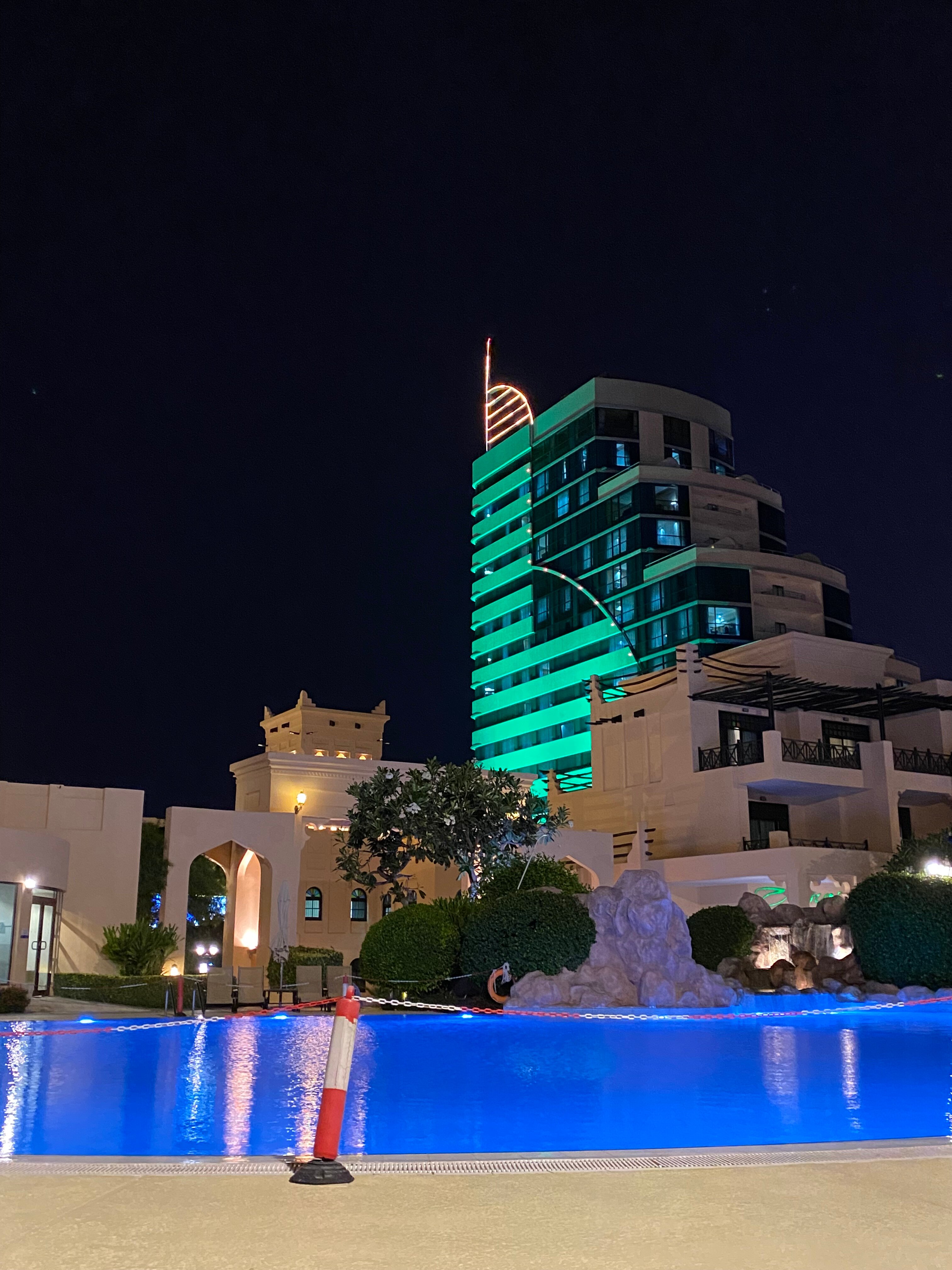 Фото Novotel Bahrain Al Dana Resort