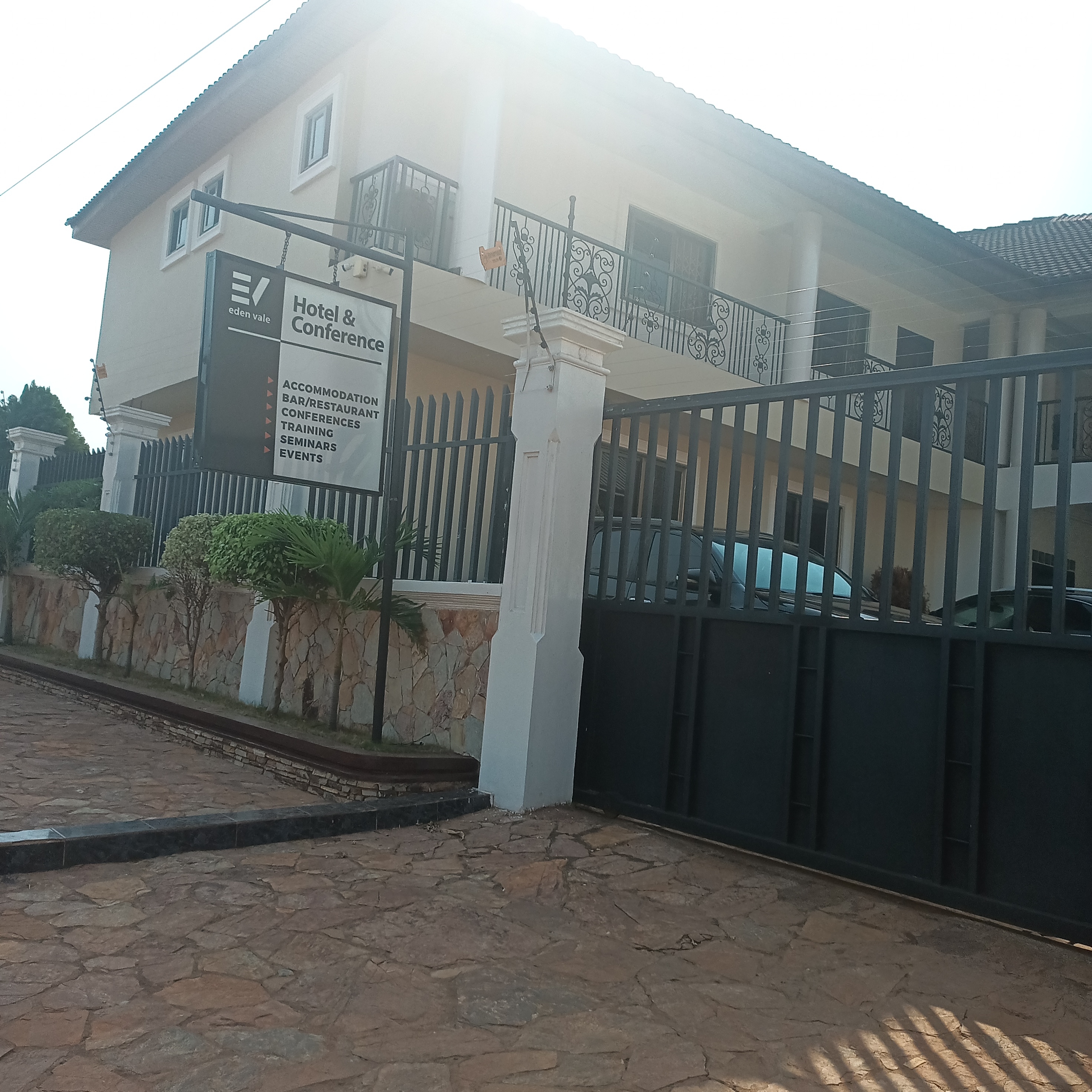 Фото Eden Vale Hotel