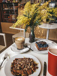 Кофе и вафли (Prytyckaga Street, 83) ، مقهى