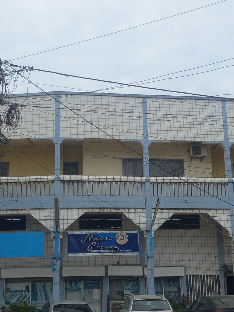Dry cleaning Majestic Pressing, Douala, photo