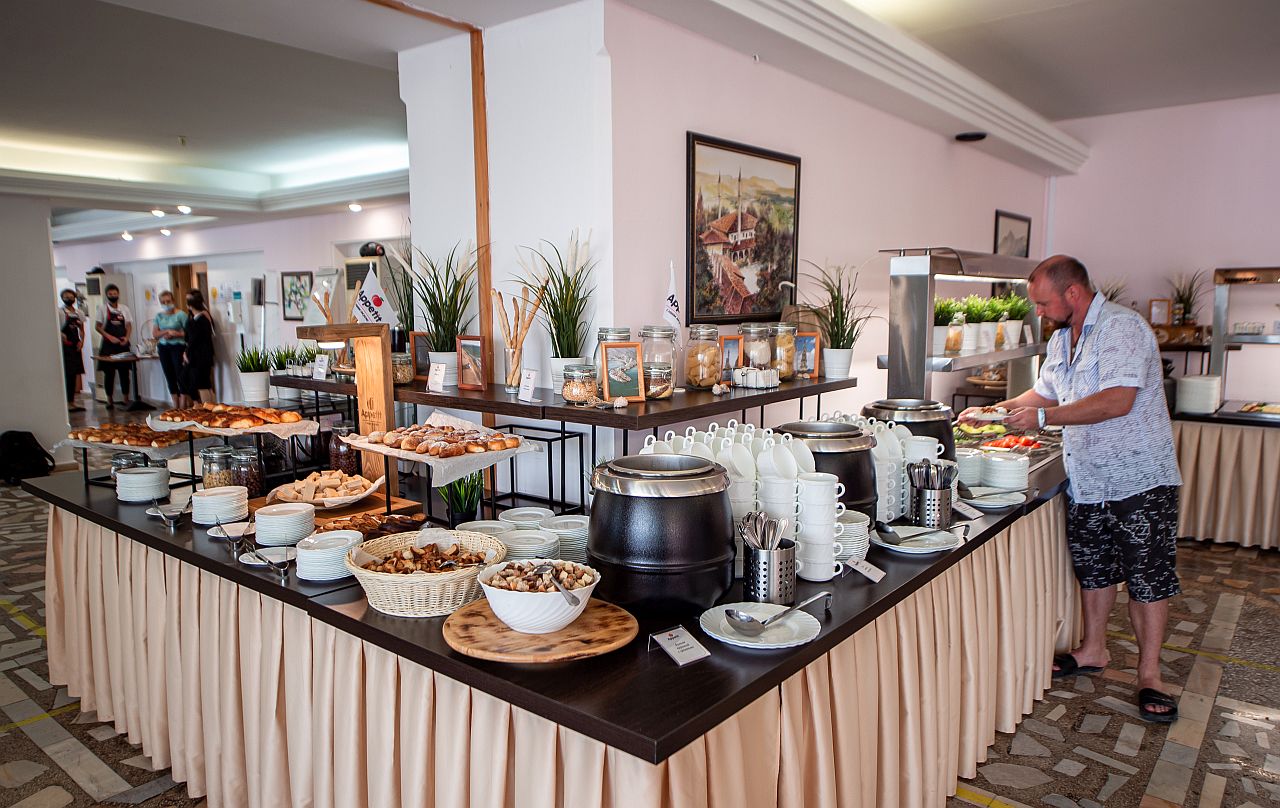 Фото отеля 2