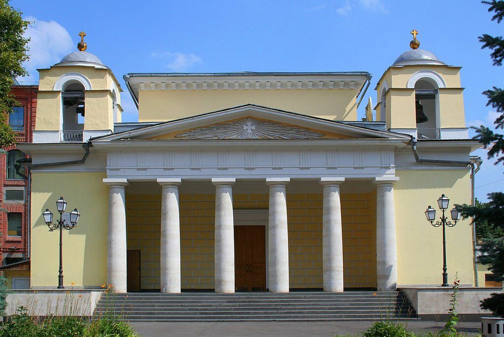 Католический храм Церковь святого Людовика, Москва, фото