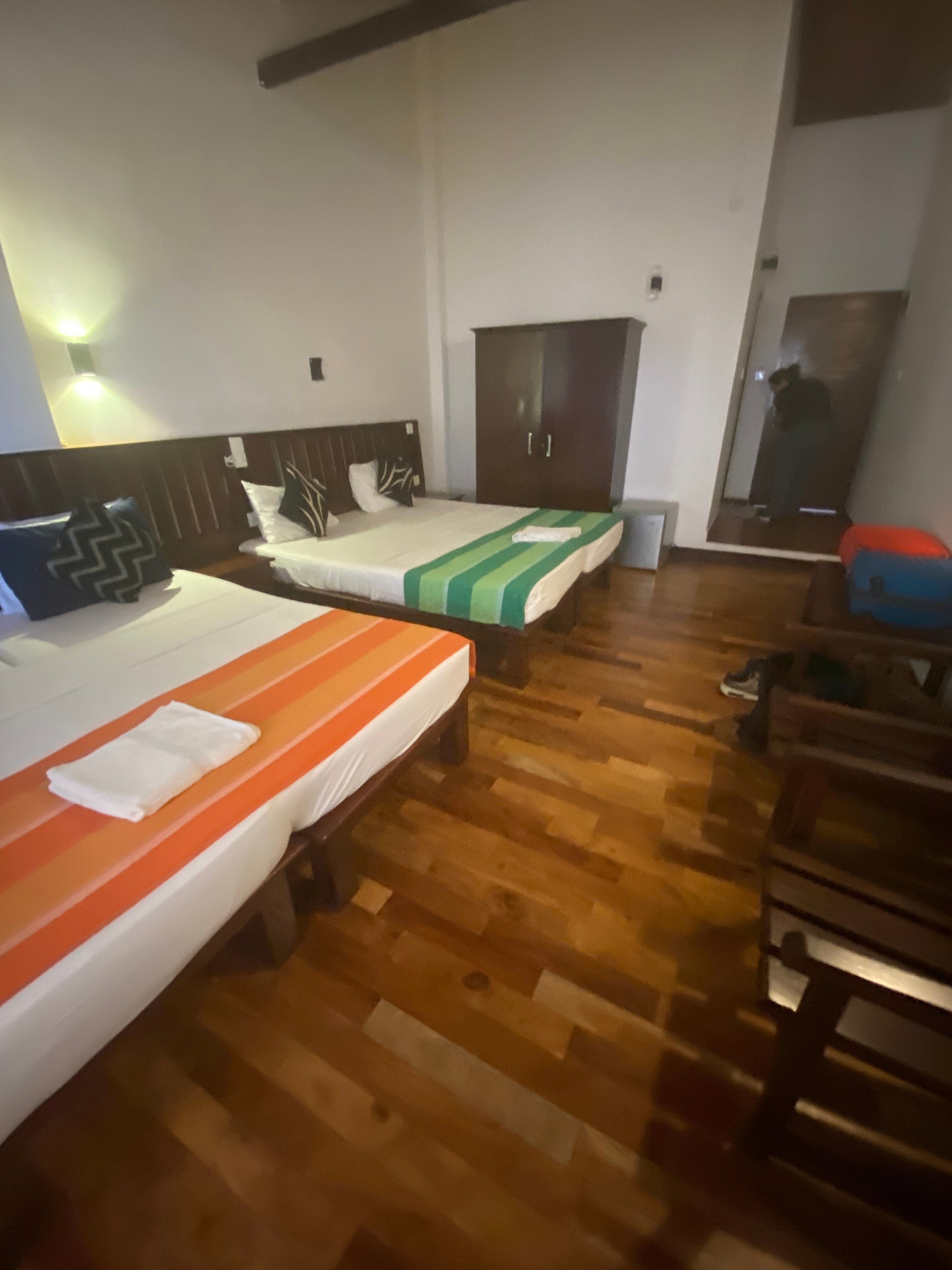 Фото отеля 2