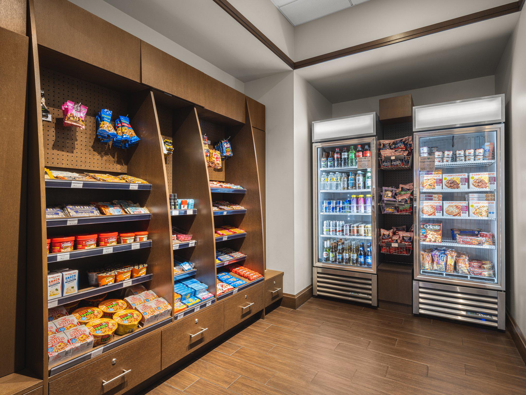 Фото Staybridge Suites Seattle - South Lake Union, an Ihg Hotel