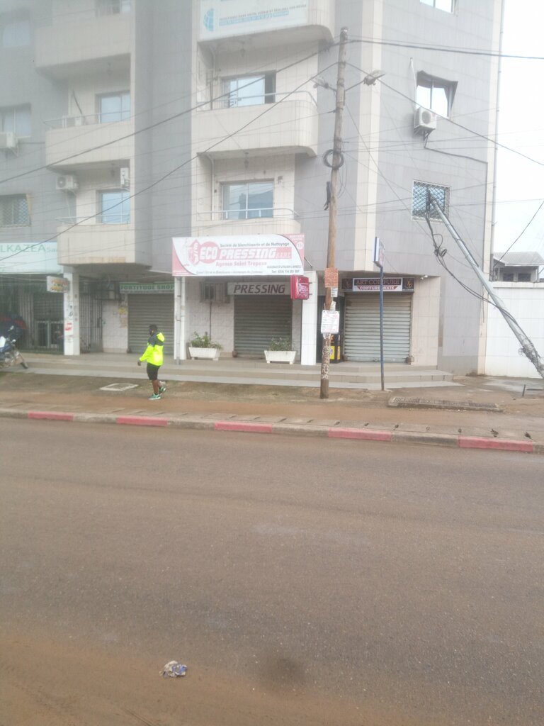 Dry cleaning Dry-cleaning, Douala, photo