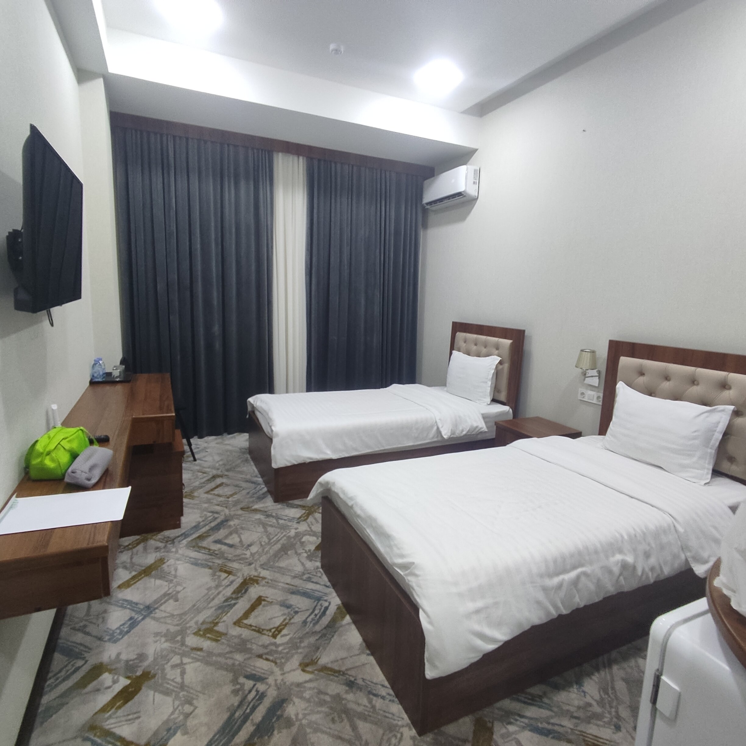 Фото отеля 2