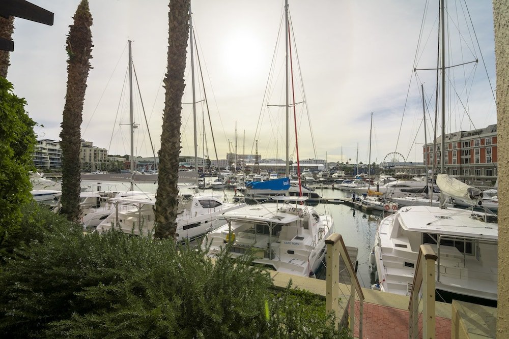 Фото Mountain Marina Luxury Apartments