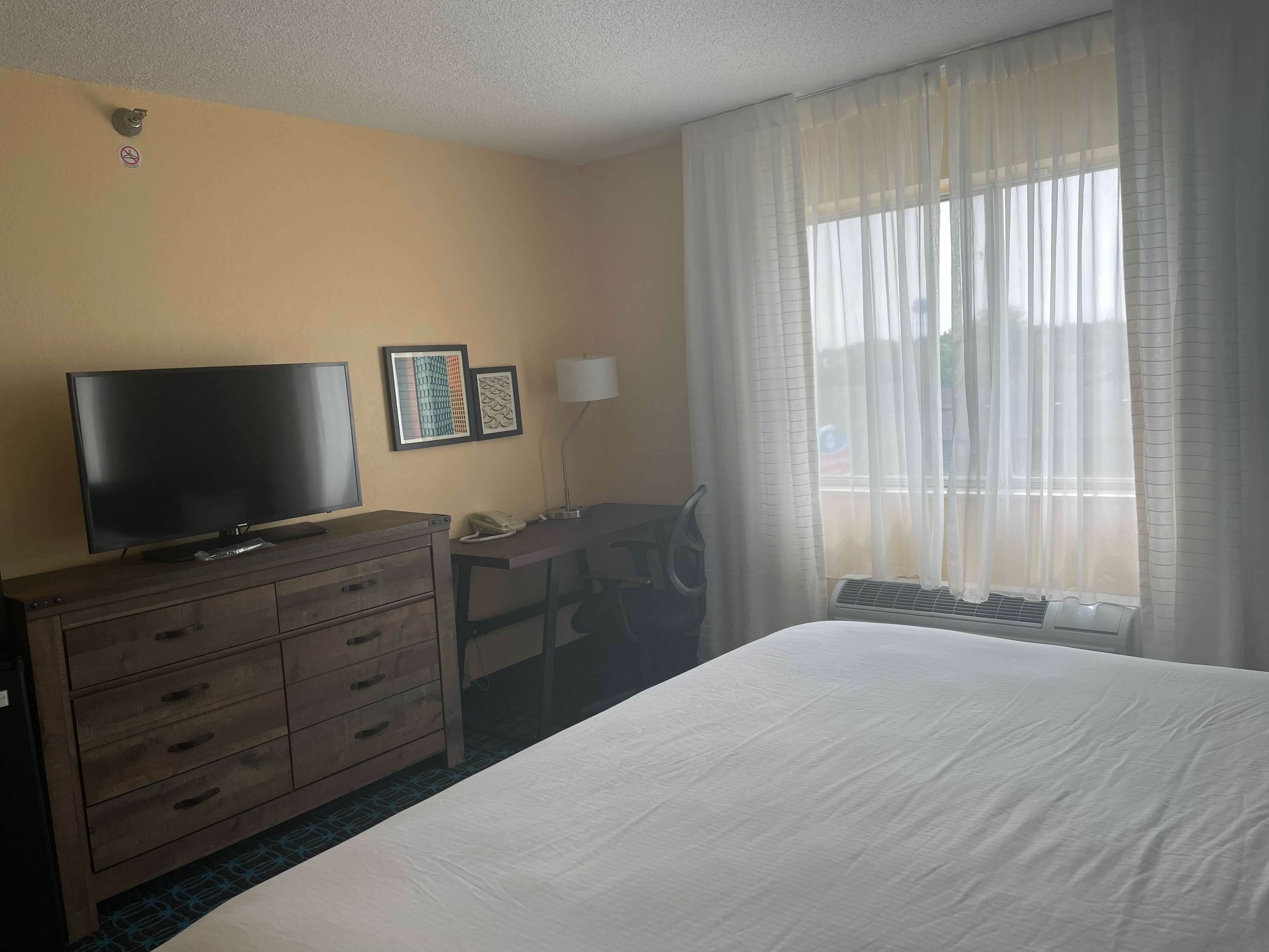 Фото SureStay Plus Hotel by Best Western Minot