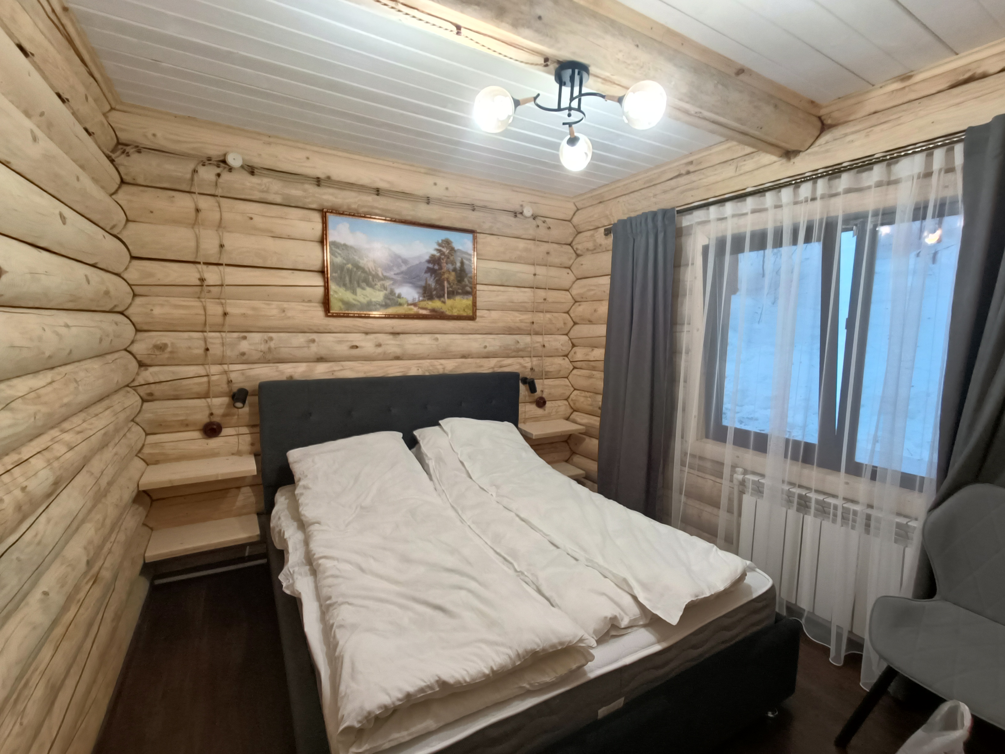 Фото Домик в лесу