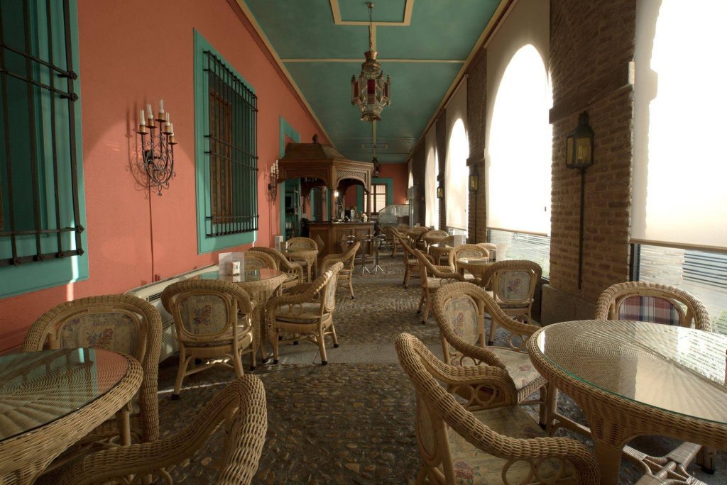 Фото Hotel Zentral Mayoral