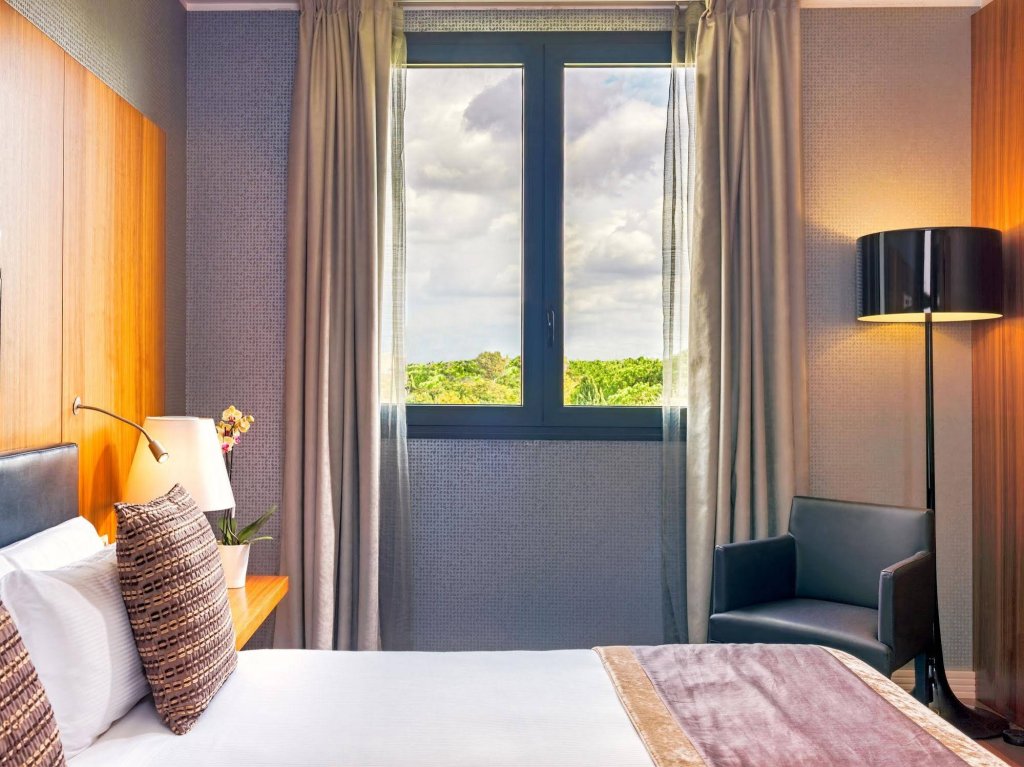 Фото H10 Roma Città