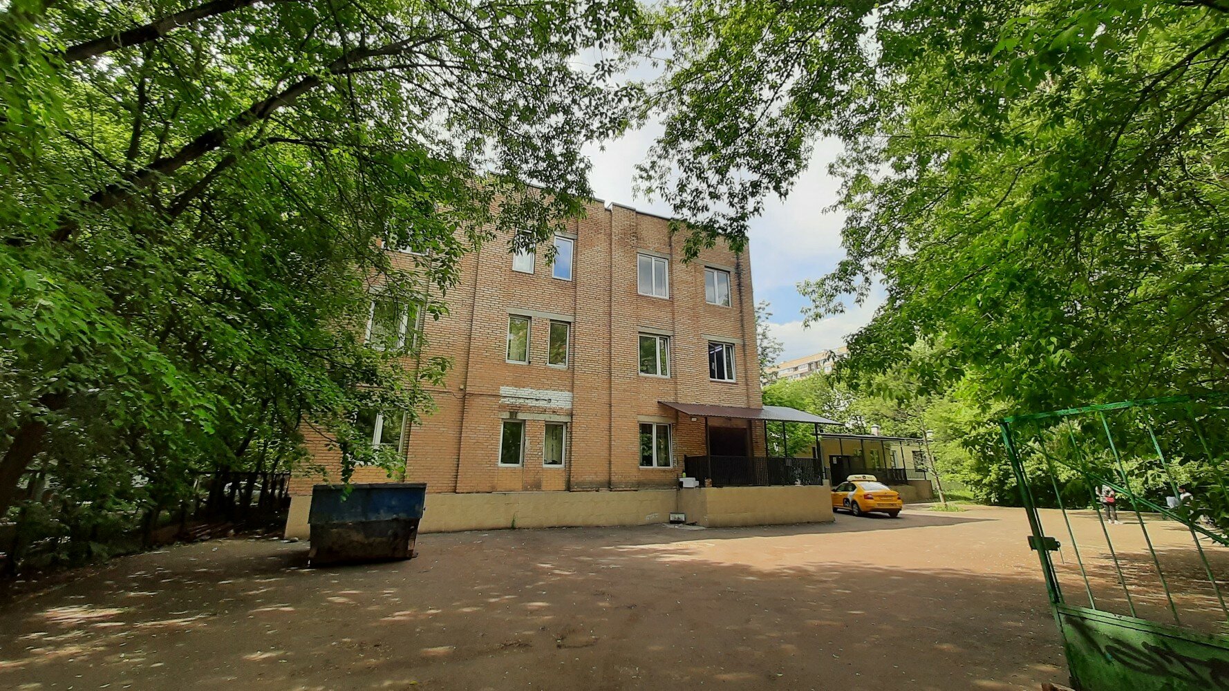 Фото отеля 2