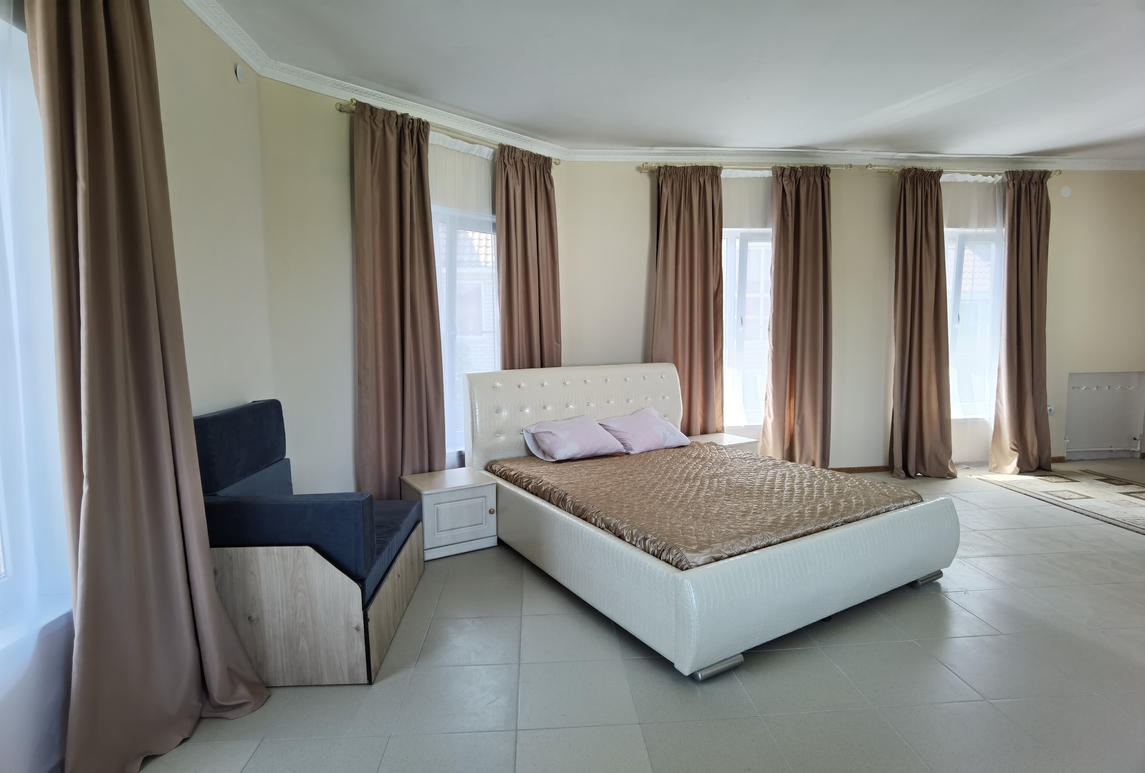 Фото Come Inn на Кленовой