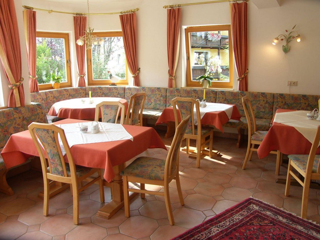 Фото Frühstückspension – B&b Elisabeth Radstadt