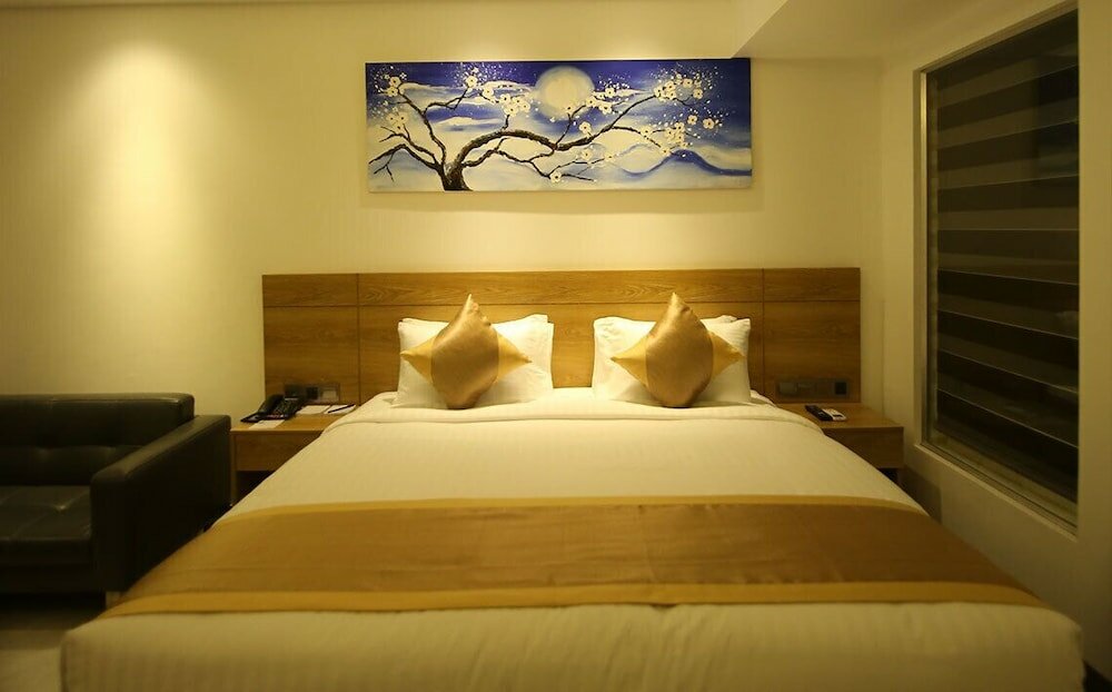 Фото Hotel X Rajshahi