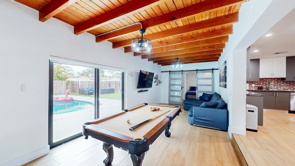 Фото Villa Camila 5br Luxury Home with Pool